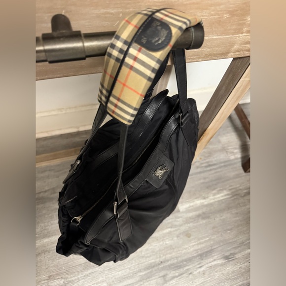 Burberry Nylon Bag with Nova-check Interior - Picture 7 of 13
